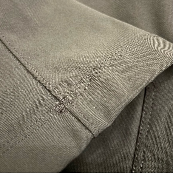 Lululemon Commission - Slim Fit - 31x32 - Army Green - Picture 3 of 3